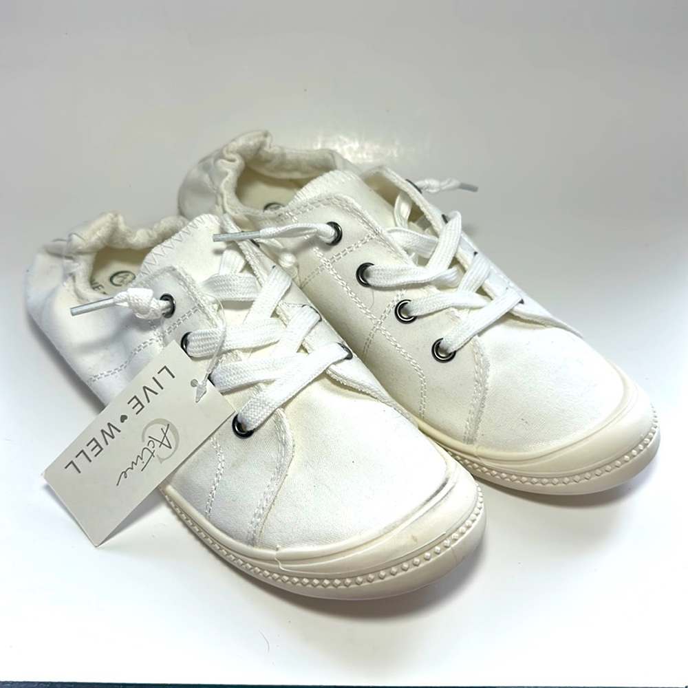 Active Live Well Womens White Canvas Slip On Scrunch Heel Sneakers Size 10 NEW‎